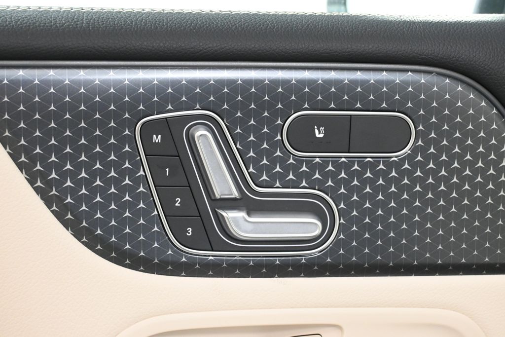 2025 Mercedes-Benz GLB 250 30
