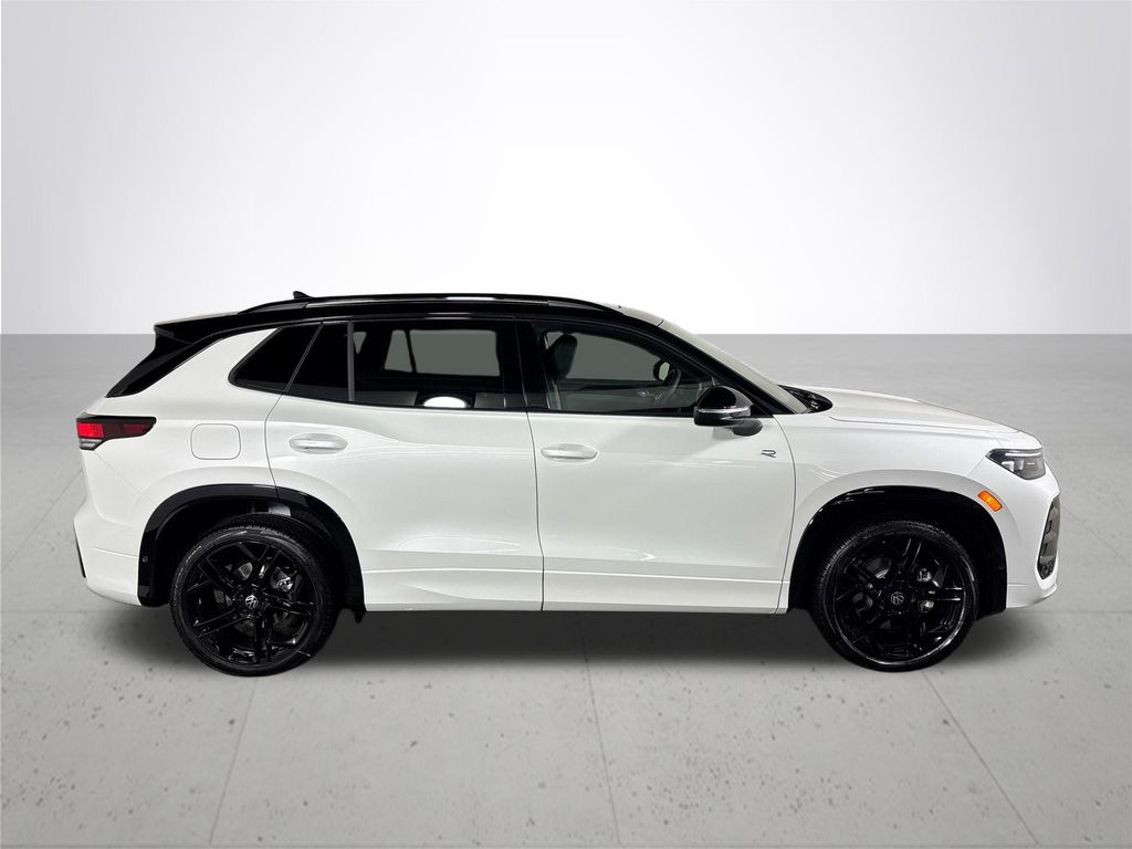 2025 Volkswagen Tiguan SE R-Line Black photo 4