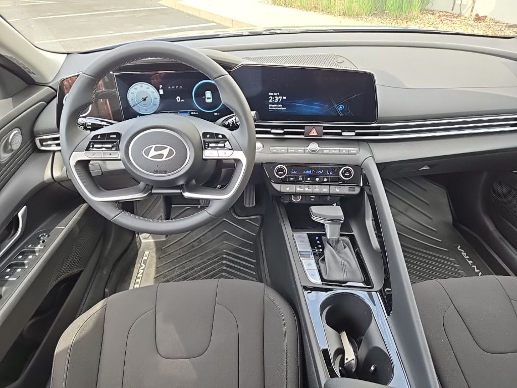 2025 Hyundai Elantra SEL 30