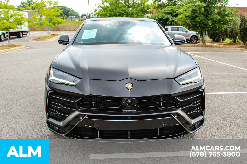 Used 2020 Blue Lamborghini Base image 10