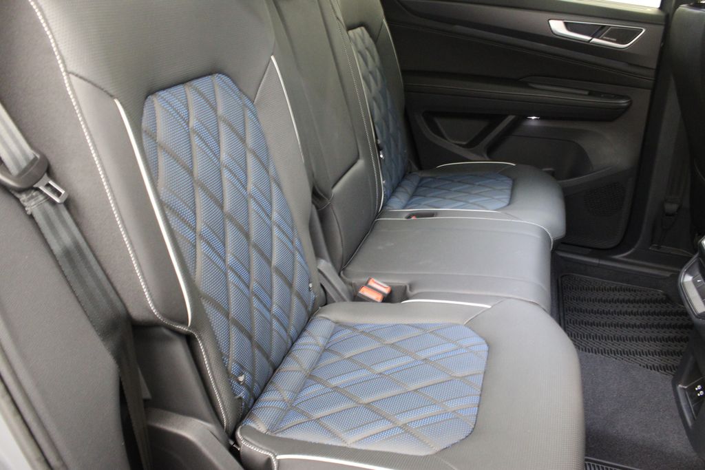 new 2026 Volkswagen Atlas Cross Sport car