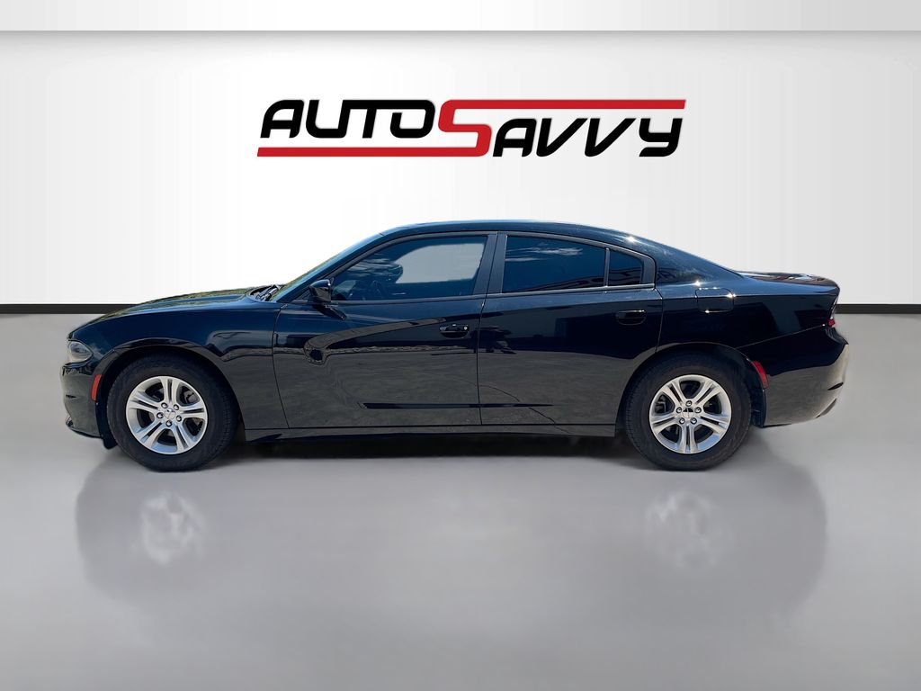 Used 2022 Black Dodge SXT image 4