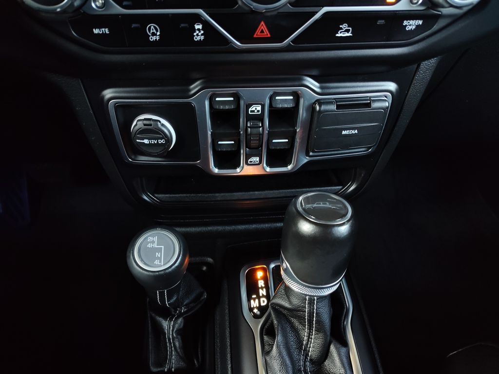 Used Car 2023 Jeep Gladiator  Overland For Sale Under $30,000 In Austin, Texas