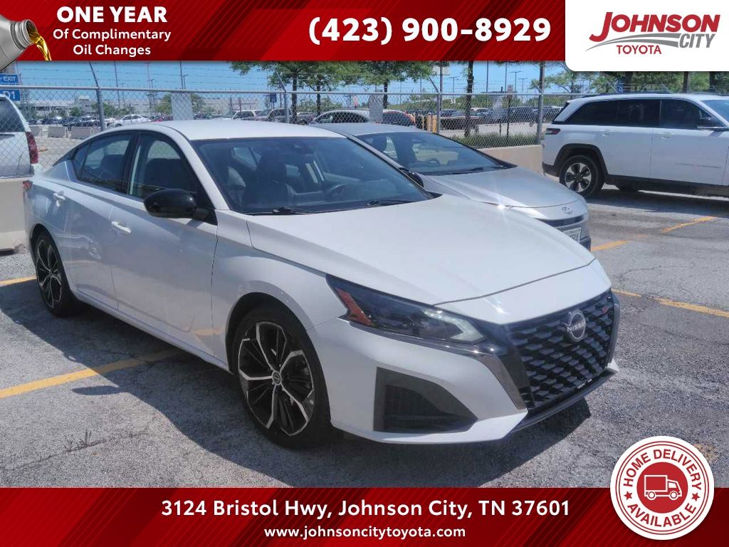 Glacier White 2024 Nissan Altima 2.5 SR FWD Sedan Front-Wheel Drive Continuously Variable Transmission