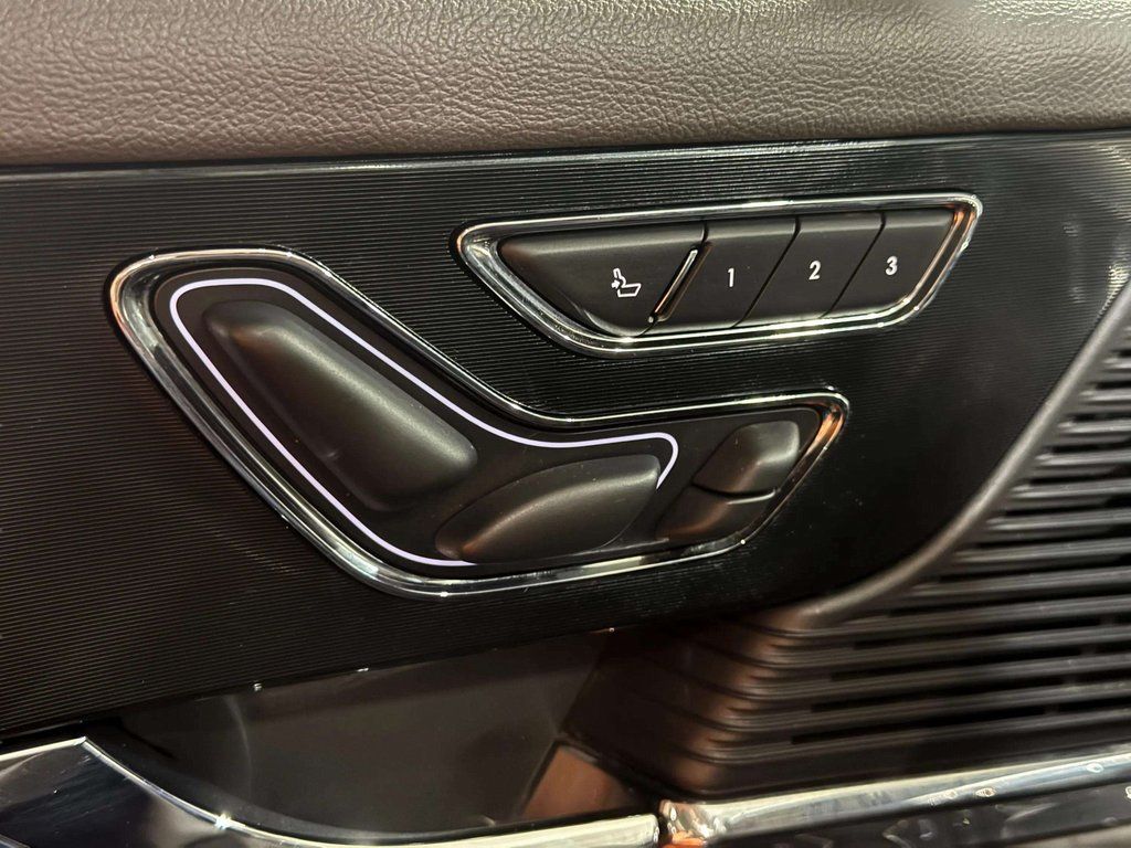 Certified Used 2022 Flight Blue Metallic Clearcoat Lincoln Grand Touring image 9