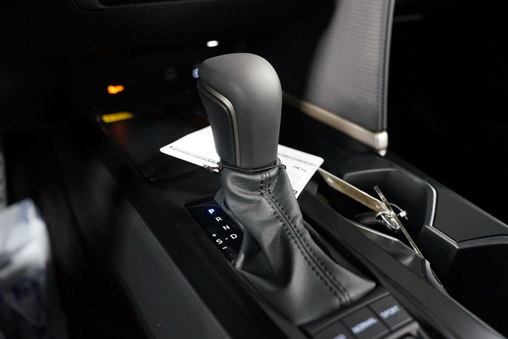 Thumbnail: 2025 Toyota Camry - 22