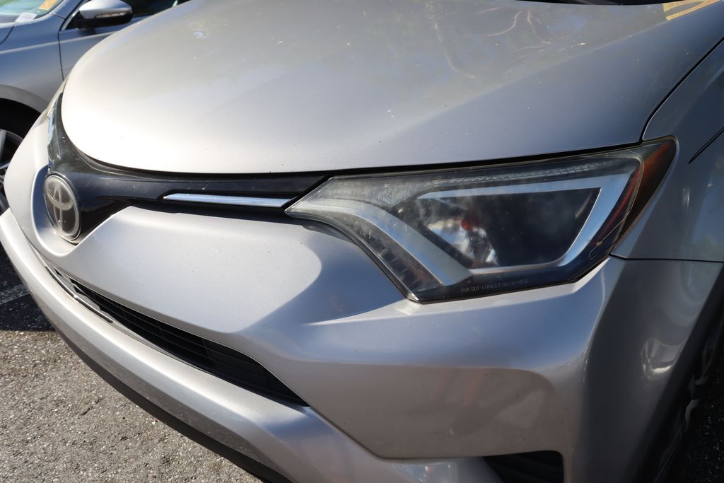 2017 Toyota RAV4 LE 3