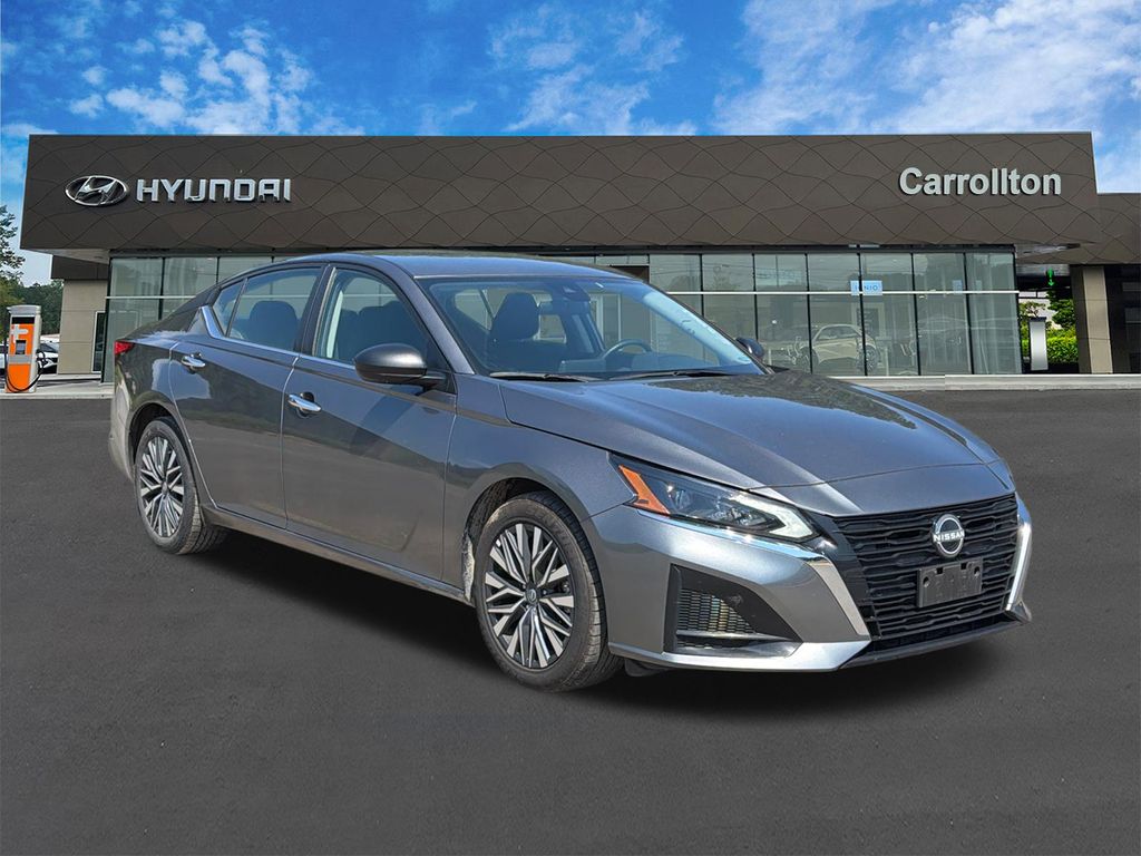 Used 2025 Gray Nissan 2.5 SV image 3