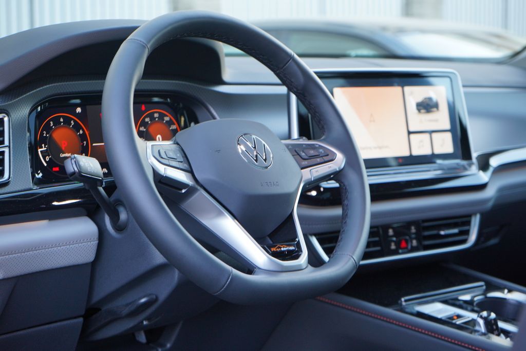 2025 Volkswagen Atlas  8