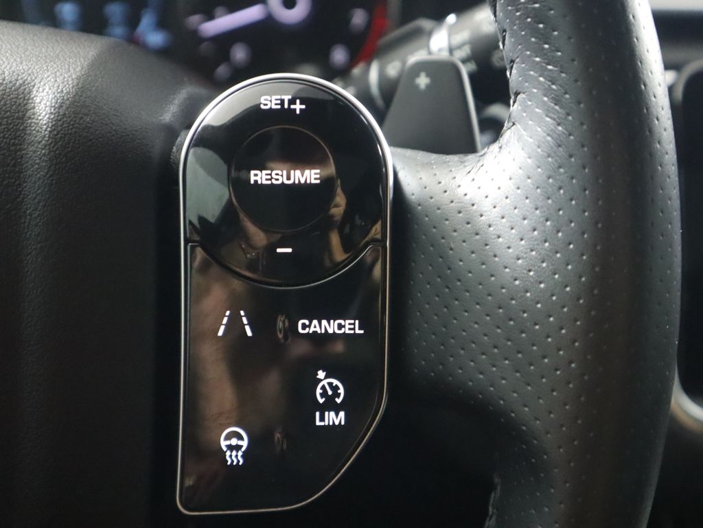 Thumbnail: 2020 Land Rover Range Rover Velar - 12