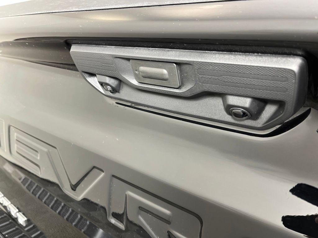 Thumbnail: 2026 Chevrolet Silverado 1500 - 22
