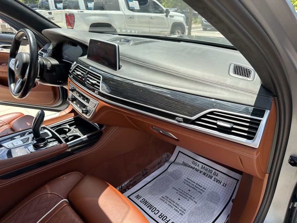 2022 Frozen Bluestone Metallic BMW 7 Series M760i AWD Sedan