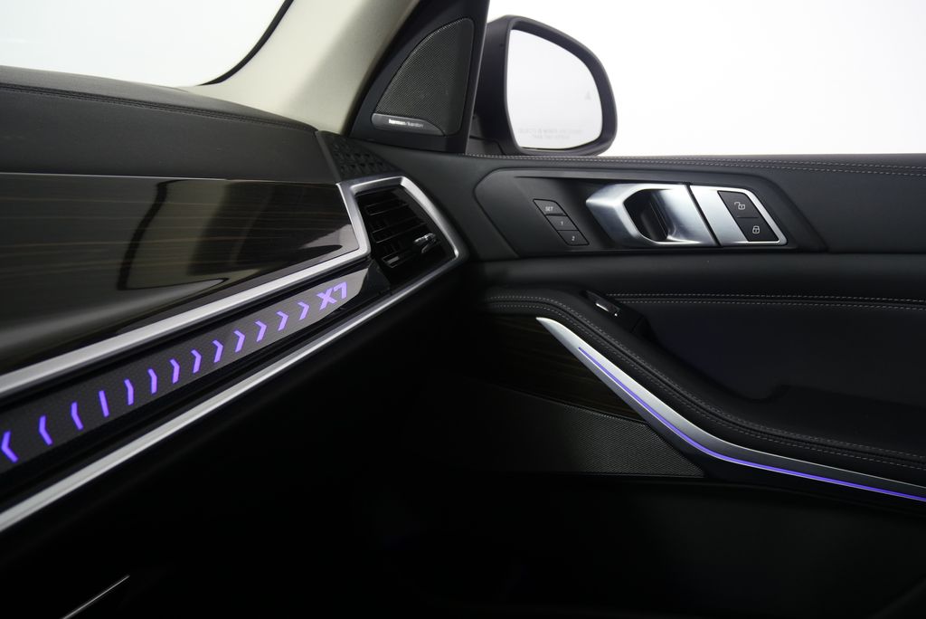 2023 BMW X7 xDrive40i 31
