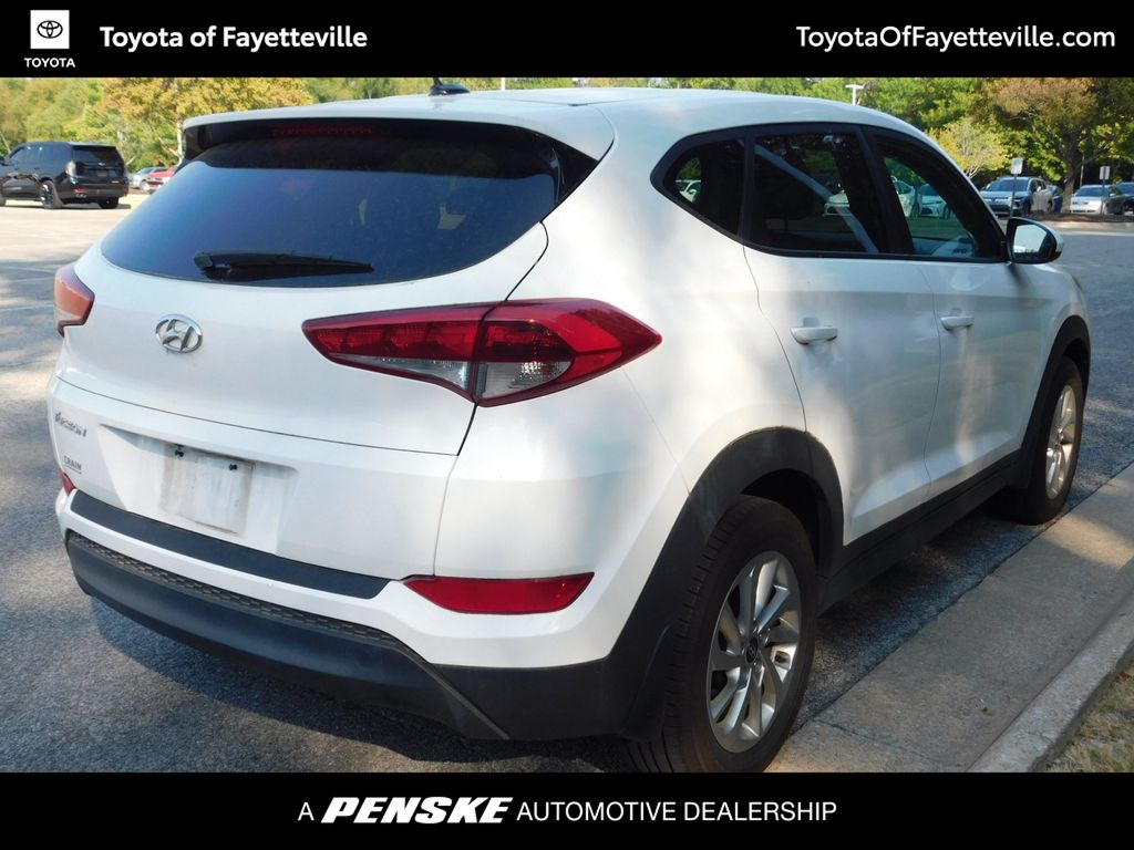 Thumbnail: 2016 Hyundai Tucson - 4