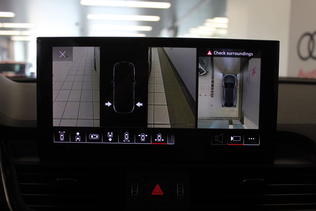 Thumbnail: 2023 Audi SQ5 - 26