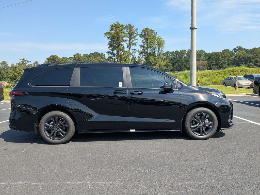 New 2026 Toyota Sienna Van