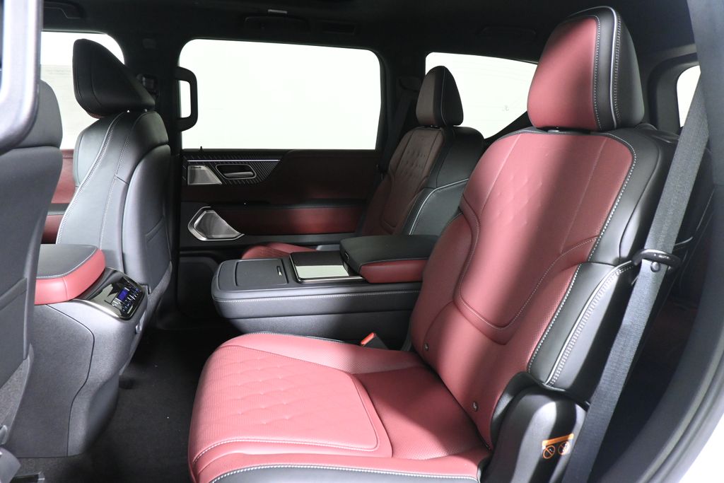 Thumbnail: 2027 INFINITI QX80 - 4