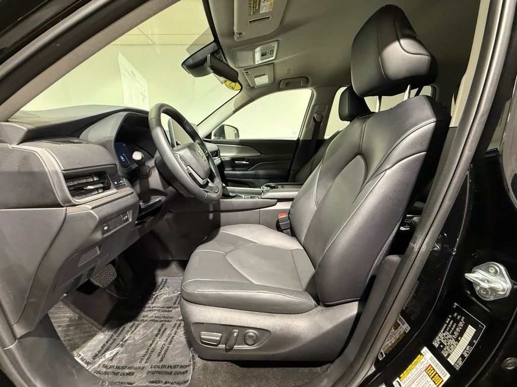 Thumbnail: 2025 Toyota Grand Highlander - 13