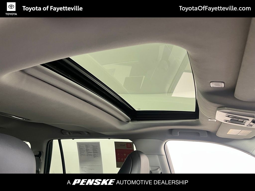 Thumbnail: 2026 Toyota Highlander - 9