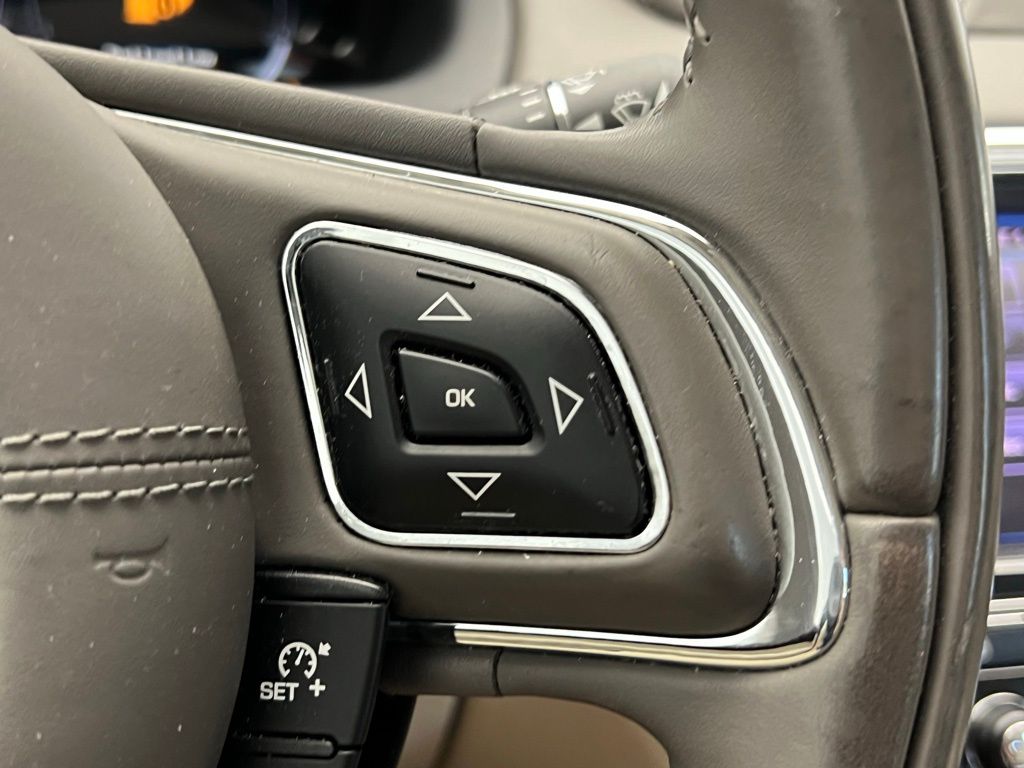 2012 Jaguar XJ Base 20