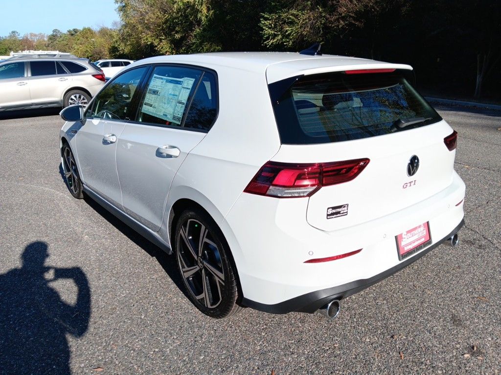 2024 Volkswagen Golf GTI 2.0T SE 3