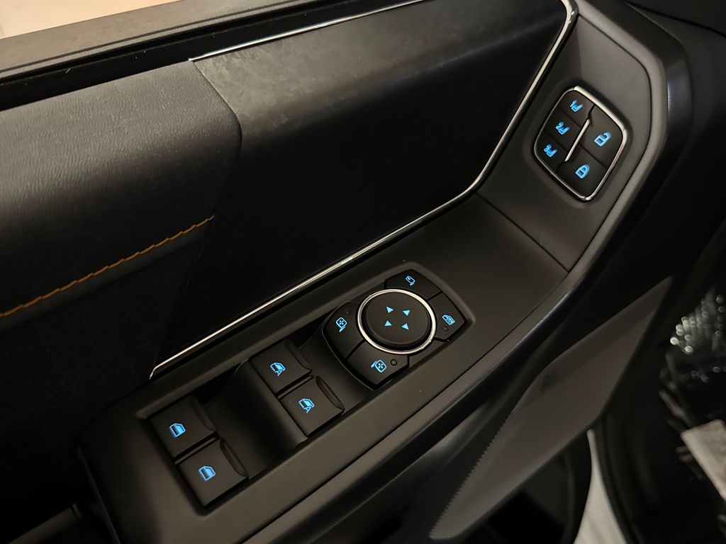 New 2026 White Ford Tremor image 23