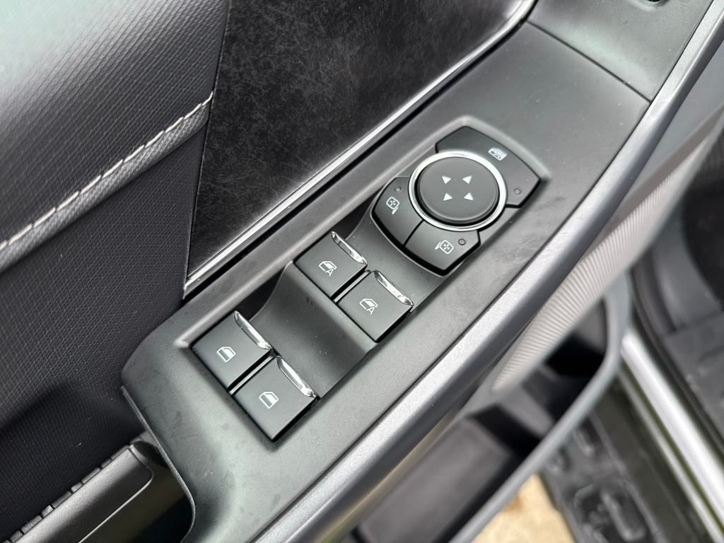 2025 Ford F-150 Lightning photo 12