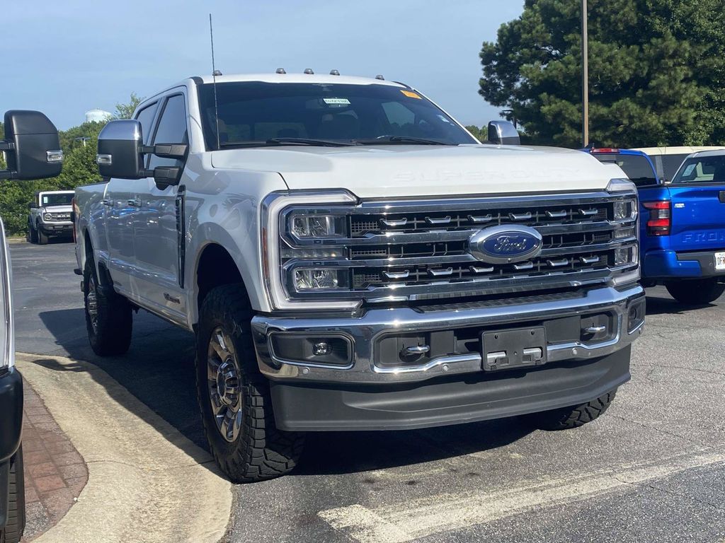 Oxford White 2023 Ford F-250 Super Duty Pickup Truck Four-Wheel Drive Automatic