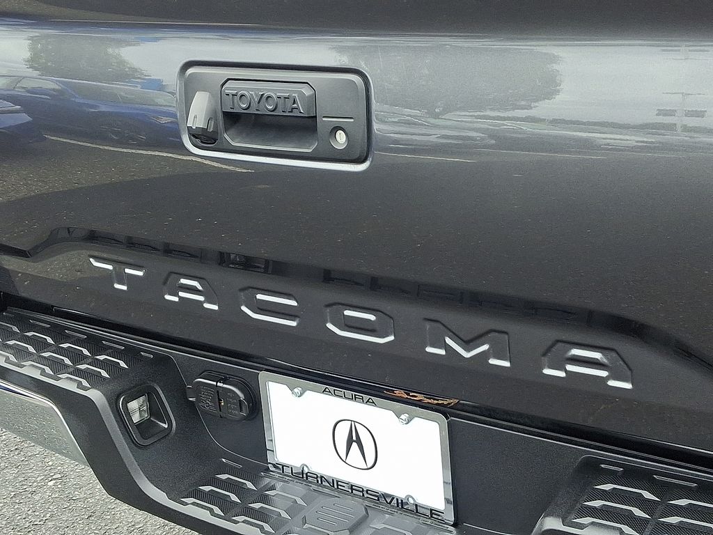 Thumbnail: 2019 Toyota Tacoma - 30