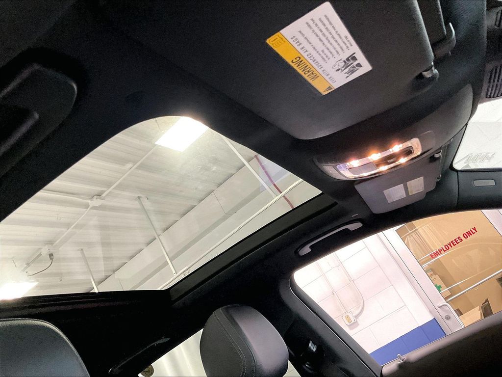 2025 Mercedes-Benz GLE — photo 22