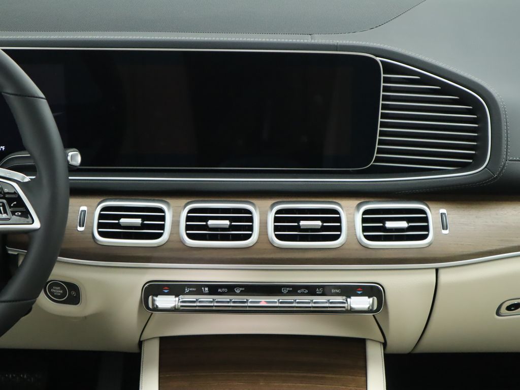 2025 Mercedes-Benz GLS 450 4MATIC 15