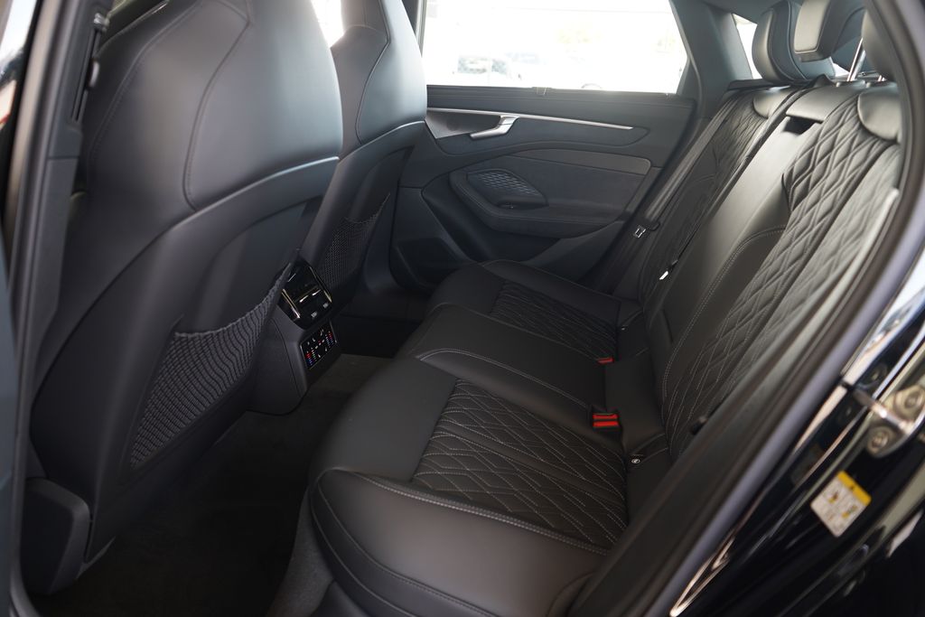 Thumbnail: 2026 Audi A6 - 8