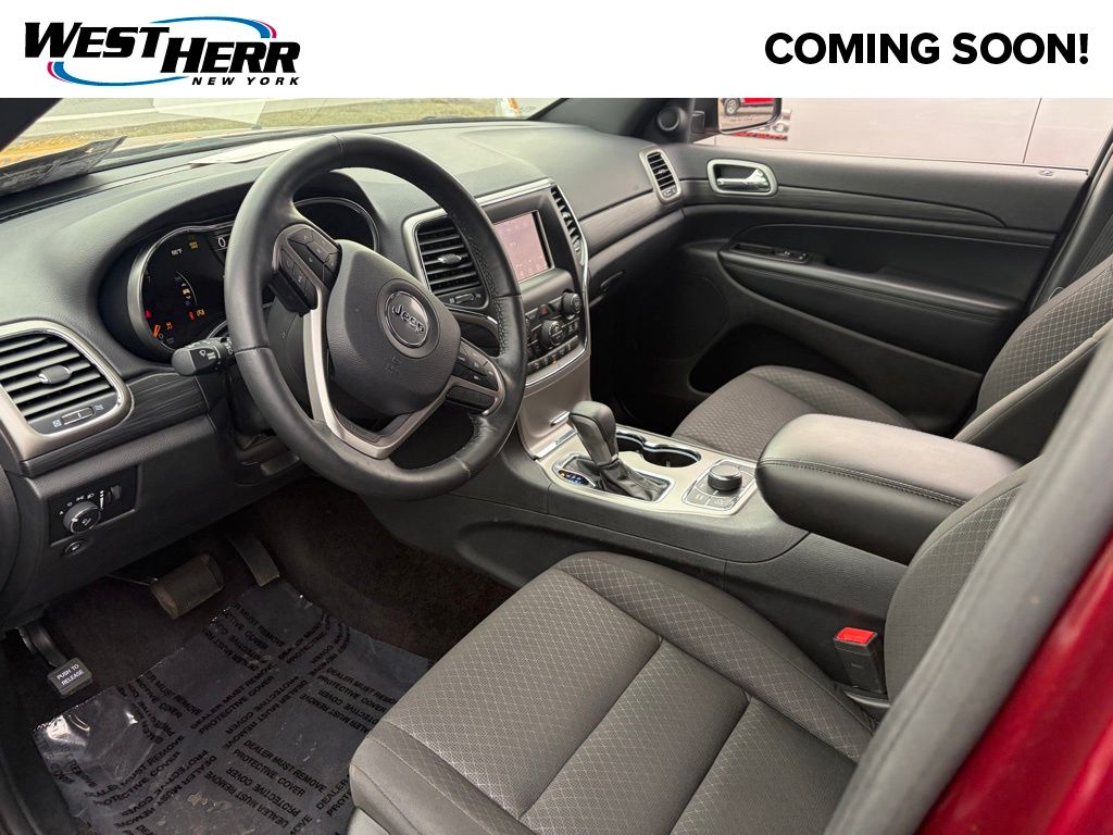 Used 2019 Red Jeep Laredo E image 4