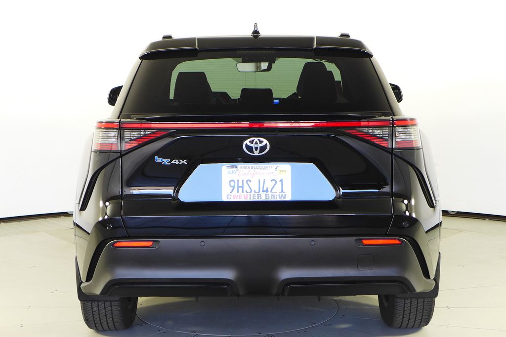 2023 Toyota bZ4X XLE 8
