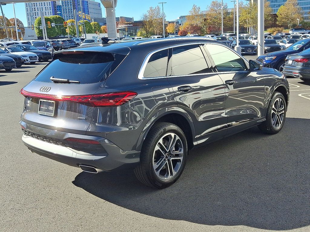 Thumbnail: 2025 Audi Q5 - 4