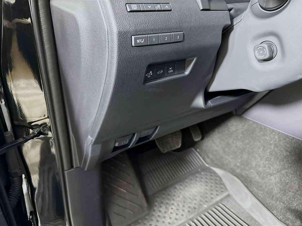 Thumbnail: 2024 Lexus GX - 10