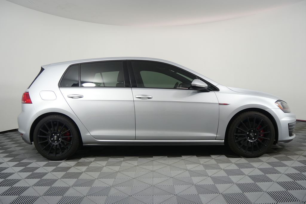 Thumbnail: 2017 Volkswagen Golf - 2