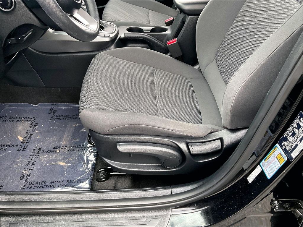 2023 Kia Seltos — photo 32