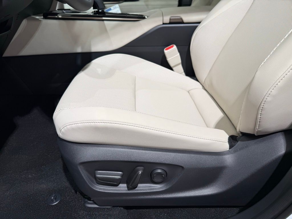 Thumbnail: 2026 Toyota Crown - 13