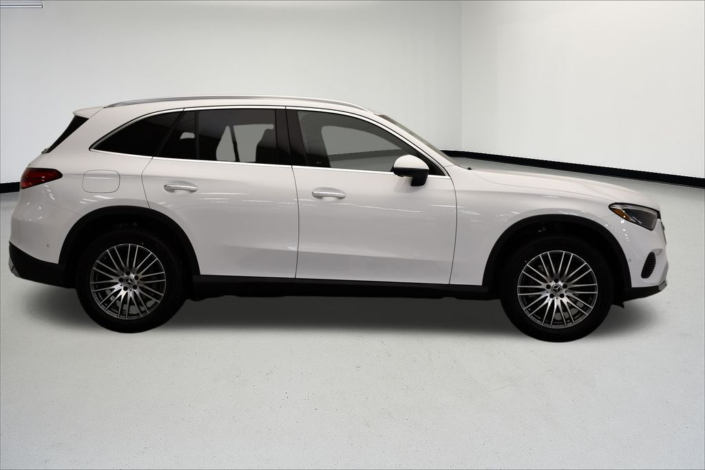 Thumbnail: 2025 Mercedes-Benz GLC - 6