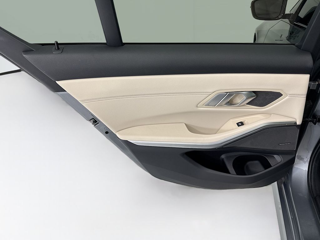 Thumbnail: 2023 BMW 3 Series - 25