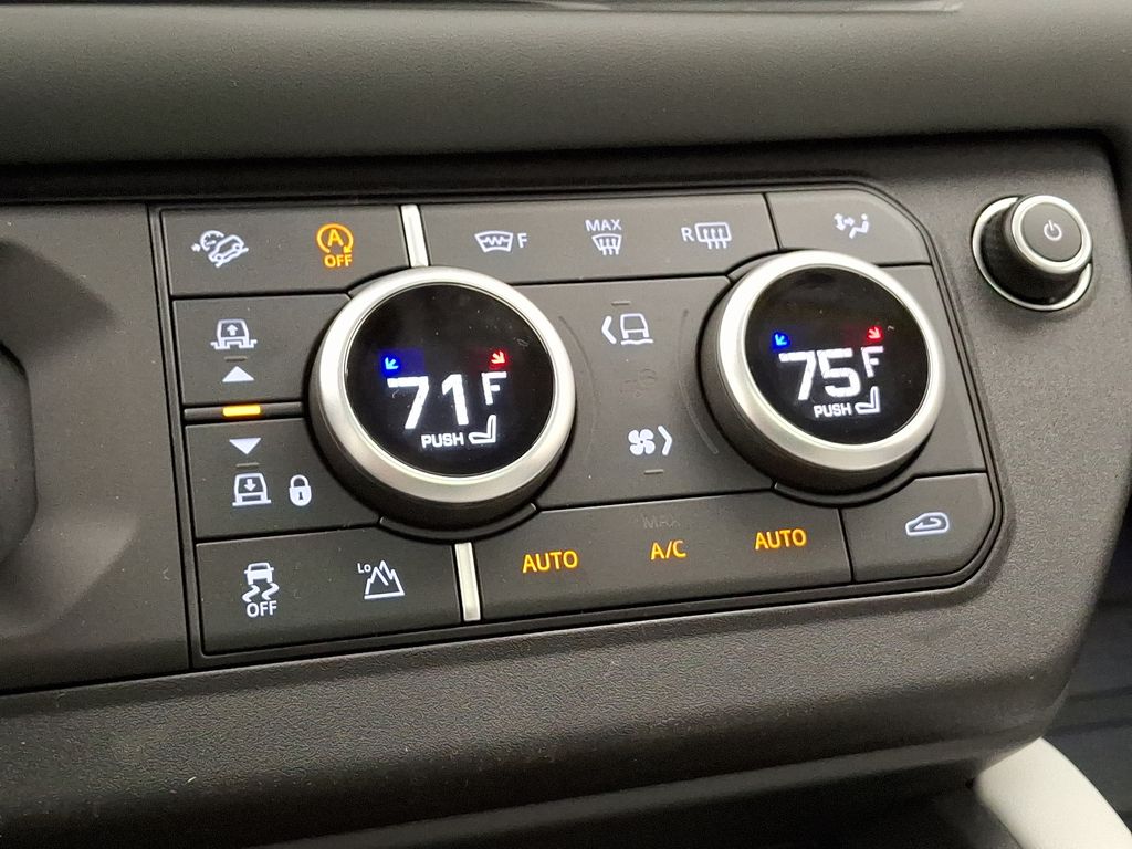 2025 Land Rover Defender 110 11