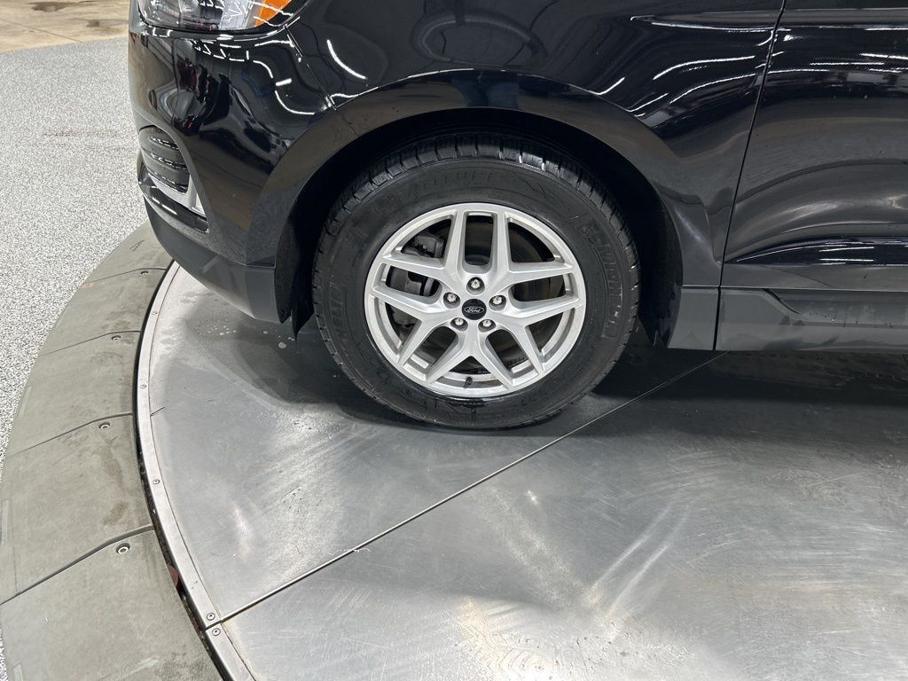 used 2024 Ford Edge car, priced at $28,637