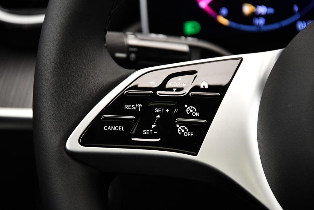 Thumbnail: 2025 Mercedes-Benz C-Class - 23