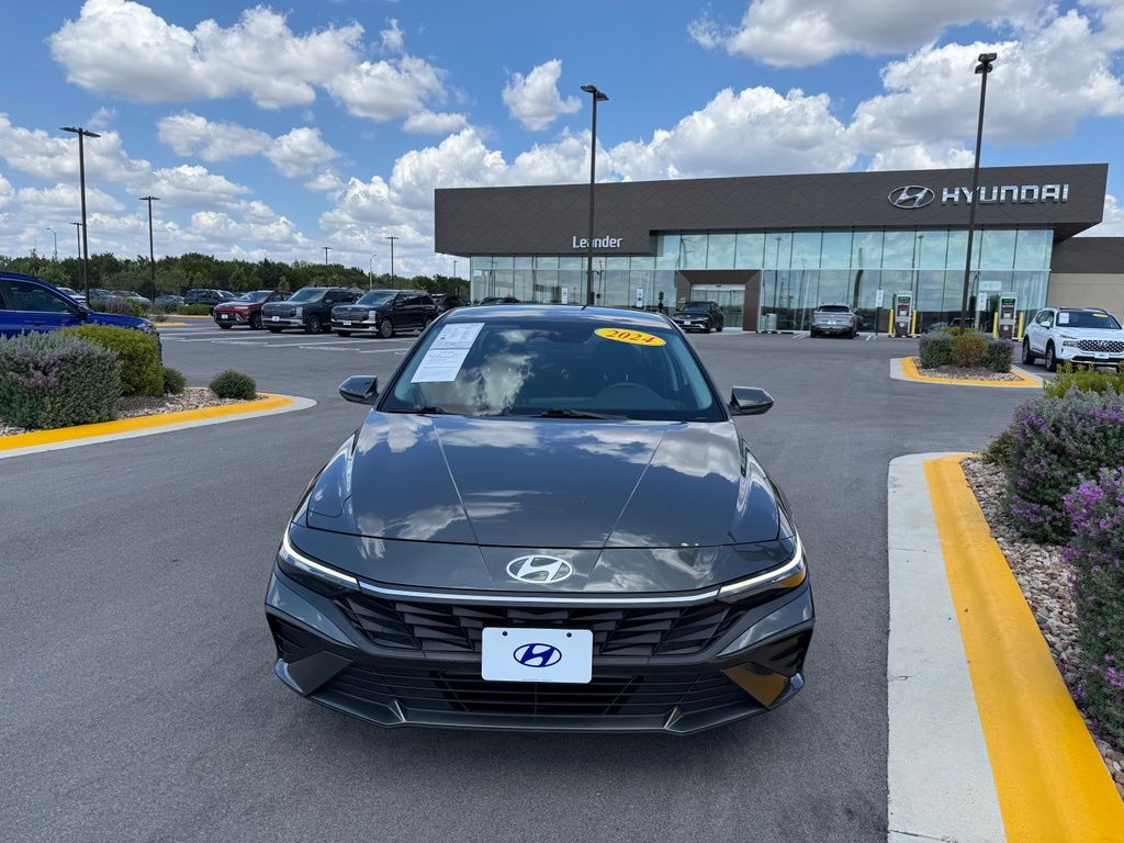 Thumbnail: 2024 Hyundai Elantra - 10