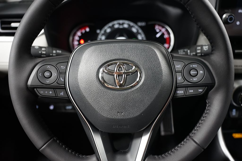 Thumbnail: 2025 Toyota RAV4 - 12