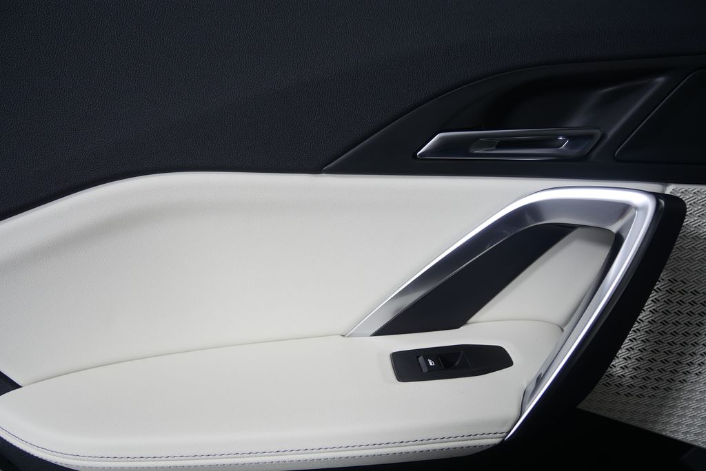 Thumbnail: 2026 BMW X2 - 13
