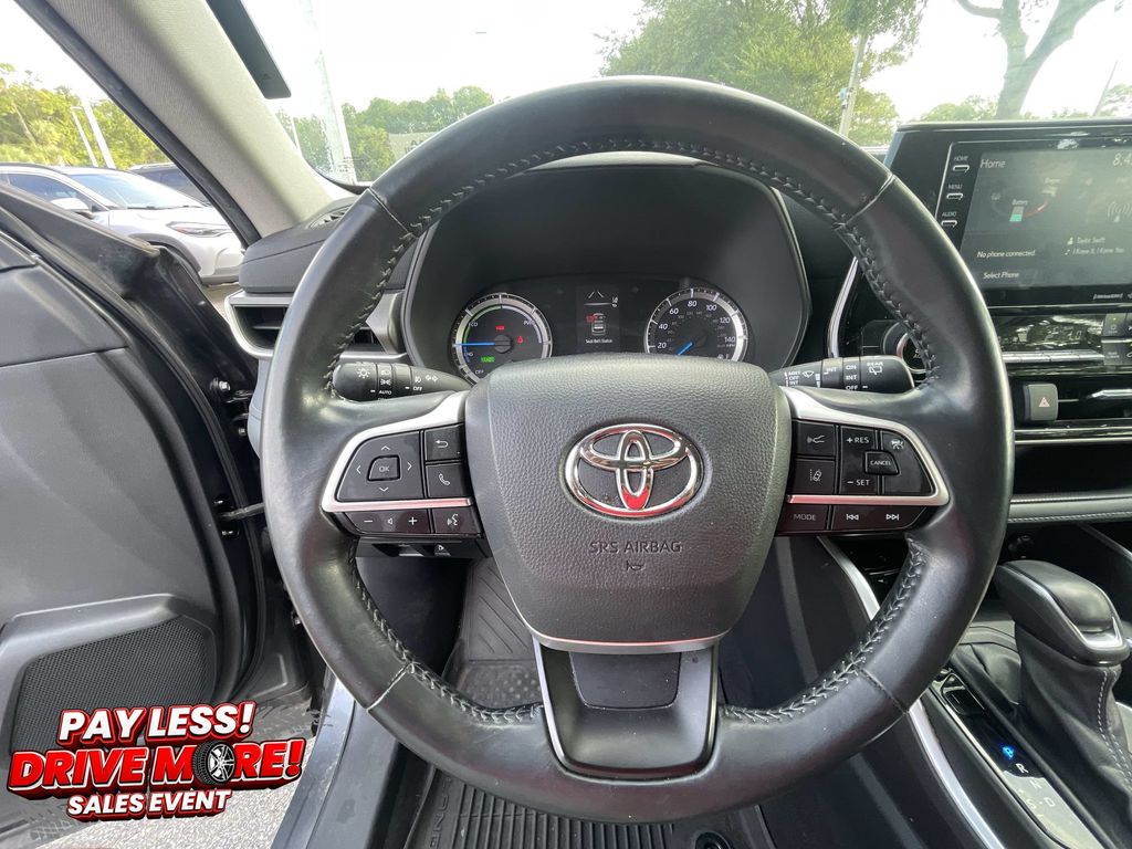 Used 2022 Toyota Highlander Hybrid SUV