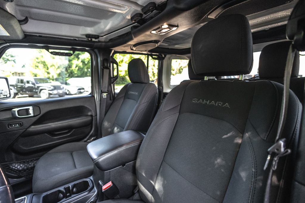 2021 Jeep Wrangler Unlimited Unlimited Sahara thumbnail 18
