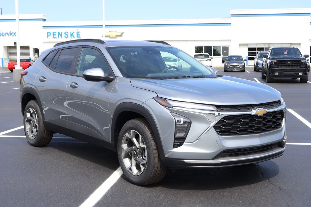 Thumbnail: 2026 Chevrolet Trax - 10